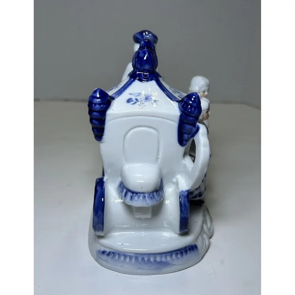 Vintage Victorian/Colonial Porcelain Horse Drawn Carriage Figurine White/Blue